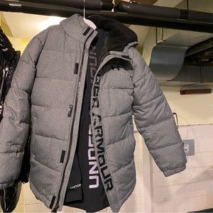 Great winter coat, warm and in perfect condition. 
Smoke free home. Never worn